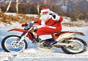 Новый Год к нам мчится