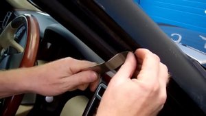 How to remove external windscreen A pillar trim on Range Rover L322