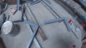 Полки из профиля и фанеры в гараж