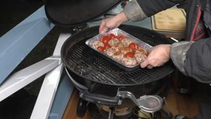 фрикадельки (митболы) в томатной заливке на гриле WEBER