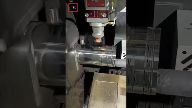 Резка слов и рисунков волоконным лазером на круглой трубе из нержавеющей стали. [LX-K12]