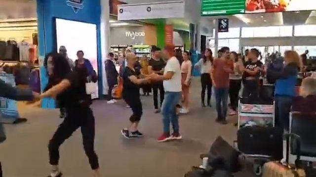 Bachata flash mob @ Airport Queenstown. смотреть онлайн
