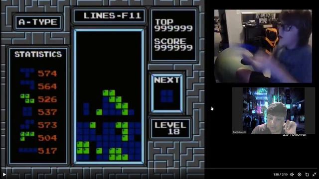 Willis "Blue Scuti" Gibson, 13 años, "vence al Tetris" y es la 1 persona en hacer crashear el juego смотреть онлайн