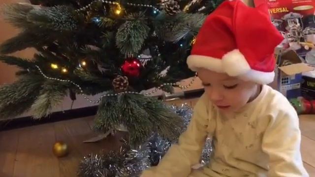 Мирон 2,9г. В лесу родилась елочка. смотреть онлайн