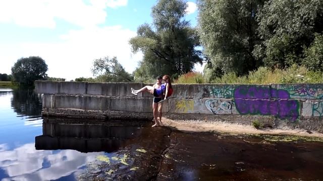 Жизнь после переезда из Украины в Россию. Папа рассказывает о причинах переезда. На даче у родителе смотреть онлайн