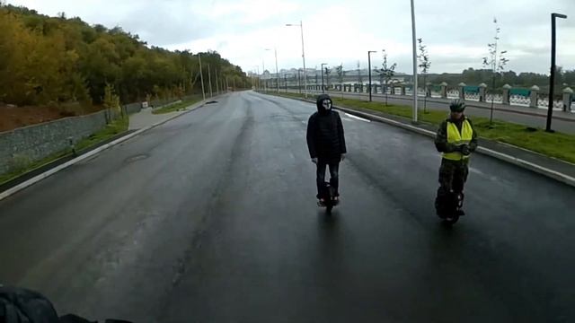 Моноколесная покатушка в дождик. смотреть онлайн
