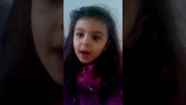 Песня "Зимняя сказка"Тихо тихо сказку напевая. Девочка поет.