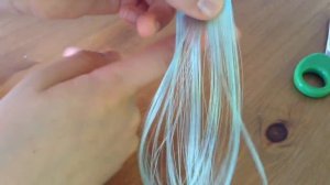 Как сделать цветную прядь волос у куклы. Мастер класс