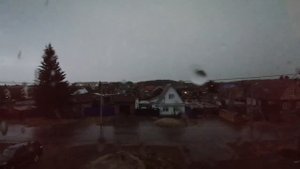 Удар молнии в дерево 🌳 полное видео