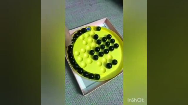 Brain Vita (also known as Peg Solitaire) is a classic mind game. смотреть онлайн