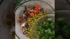 САЛАТ С ШАМПИНЬОНАМИ