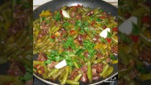 Куриные сердечки с фасолью