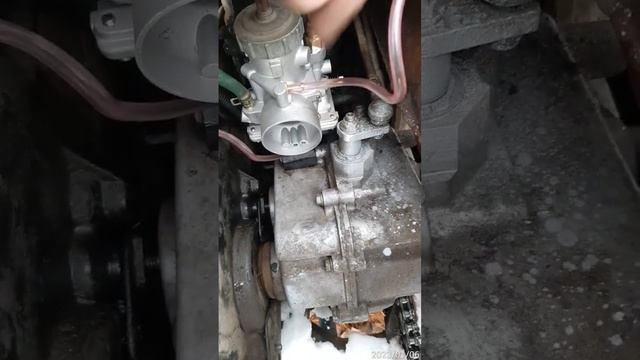 POLARIS 1995 SPORTSMAN 400cc 2temps 4x4 carburateur remplacé (1) смотреть онлайн