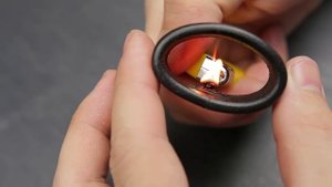 Мужской ремень из кожи с прошивкой и пропиткой пчелиным воском