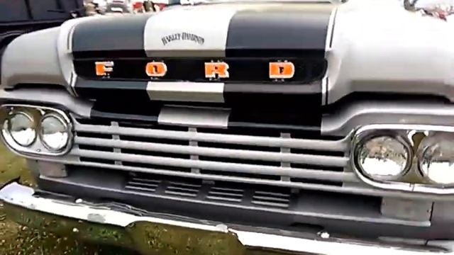 1948 Ford F-5 stakebed, 1960 Ford HD panel van & Heidi Jo tow row, Truck Nationals 2023 смотреть онлайн