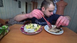 МУКБАНГ/АСМР СКУМБРИЯ ХОЛОДНОГО КОПЧЕНИЯ/ КАРТОШКА/ ЗЕЛЕНЬ/ЛУК/ХЛЕБ/МАЙОНЕЗ/EATING/ASMR/Mukbang#433