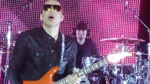 Joe Satriani - Crowd Chant - Pompano Beach, FL 12.2.2010