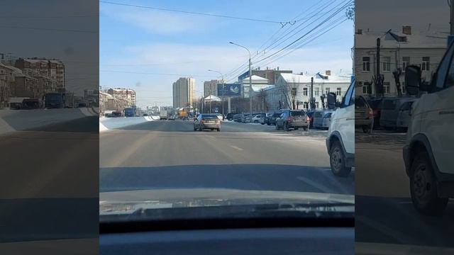 5 февраля 2021 г.в дороге  находится памятник Андрею дубенски и Мединститут