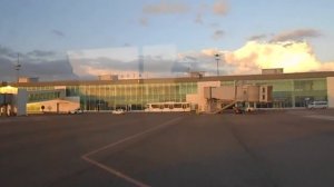 Аэропорт Актау (Ақтау) | автобус везёт на посадку с аэропорта в самолёт