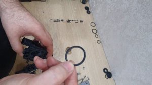 Замена прокладок на клапане управления движением антифризом на Range Rover L322