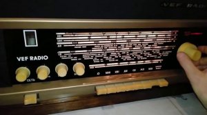 FM диапазон в радиоле VEF RADIO и проверка других функций.