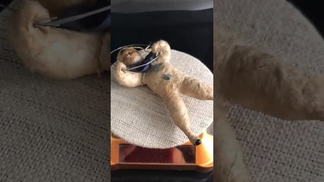 Советская ватная ёлочная игрушка «Клоун с обручем», СССР, конец 1940-х - начало 1950-х гг. смотреть онлайн