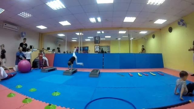 КАПОЭЙРА ДЛЯ ДЕТЕЙ|тренировка в Донецке/DENDE смотреть онлайн