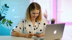 Почему VIKI SHOW плачет??