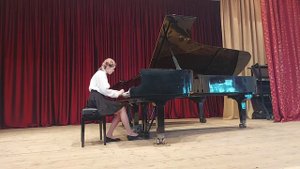 И.Парфенов "Осенняя песня", А.Бызов "Токкатина" - исполняет Гусева Ирина