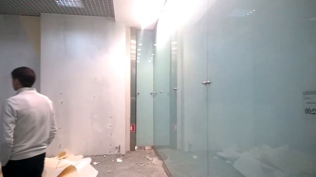 Ремонт салона красоты в торговом центре. Демонтаж. Кратенько.