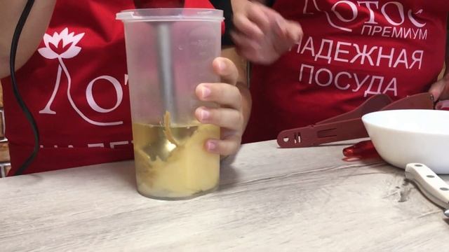Квадратная сковорода с каменным покрытием. Жарим рыбу.