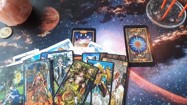 Расклад на смерть человека. Расклад на смерть таро. Таро умерший. Расклад на мертвого человека таро. Таро рука судьбы.