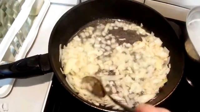 Весь день сидим дома ..Готовим вок лапшу с курицей.