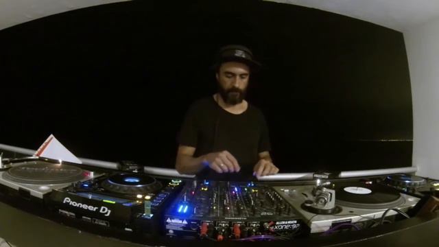 Noolo b2b Meneses (No Groove) // B.sidE .00 смотреть онлайн