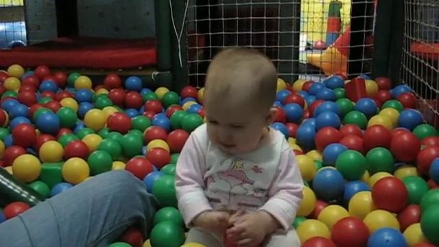 Развлекаемся в сухом бассейне смотреть онлайн