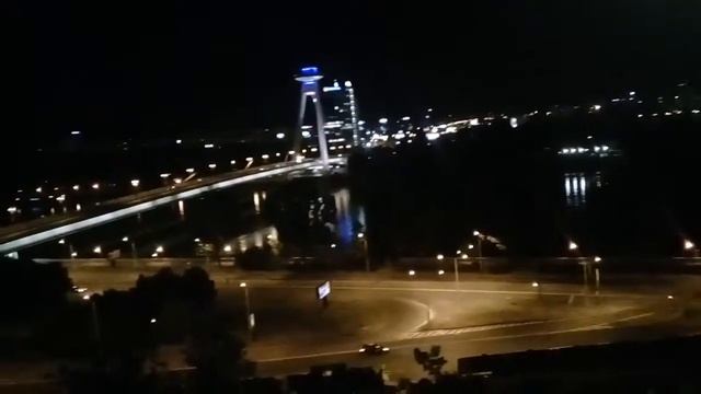 Братиславский замок..вид на Дунай.. смотреть онлайн