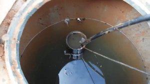 Грунтовые воды в скважине.