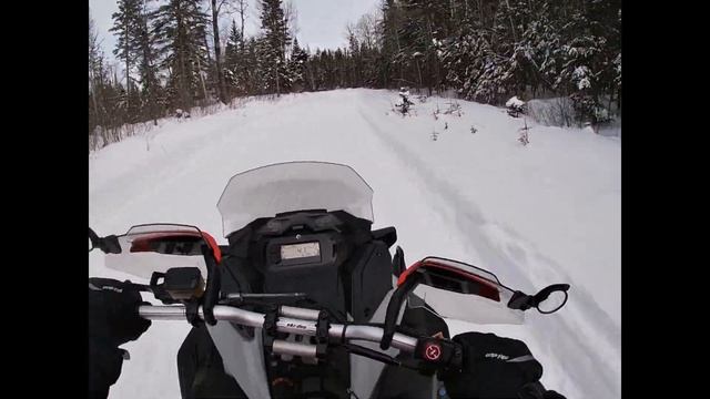 The Deboullie trail in Northen Maine.On Ski-doo mxz 600 efi. смотреть онлайн