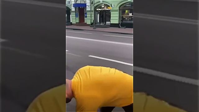 В Одессе таксист высадил двух кастрюлеголовых скандалисток