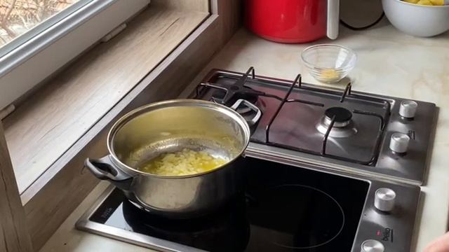 Бърза картофена крем супа с мляко и сметана смотреть онлайн