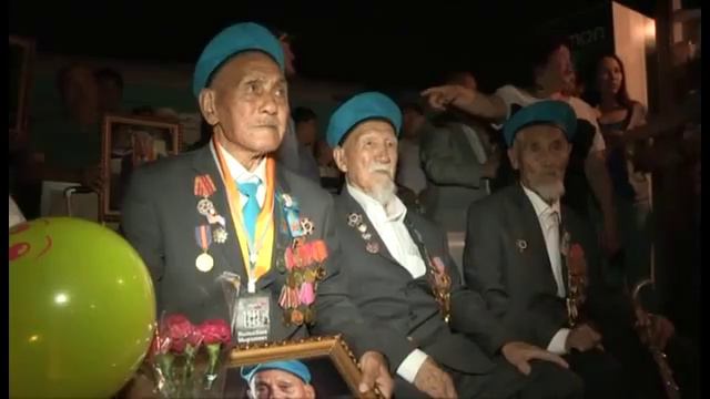 В Шымкенте встречают ветеранов смотреть онлайн