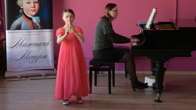 Ленкова Лида 7 лет. Блокфлейта.Крылатые качели. смотреть онлайн