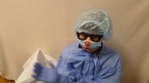 Изобретение доктора Уткина.Укол сам стоит и ждёт пациента.Только садись по быстрее