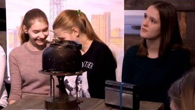 Первые - геологи