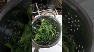 Готовим капусту брокколи.