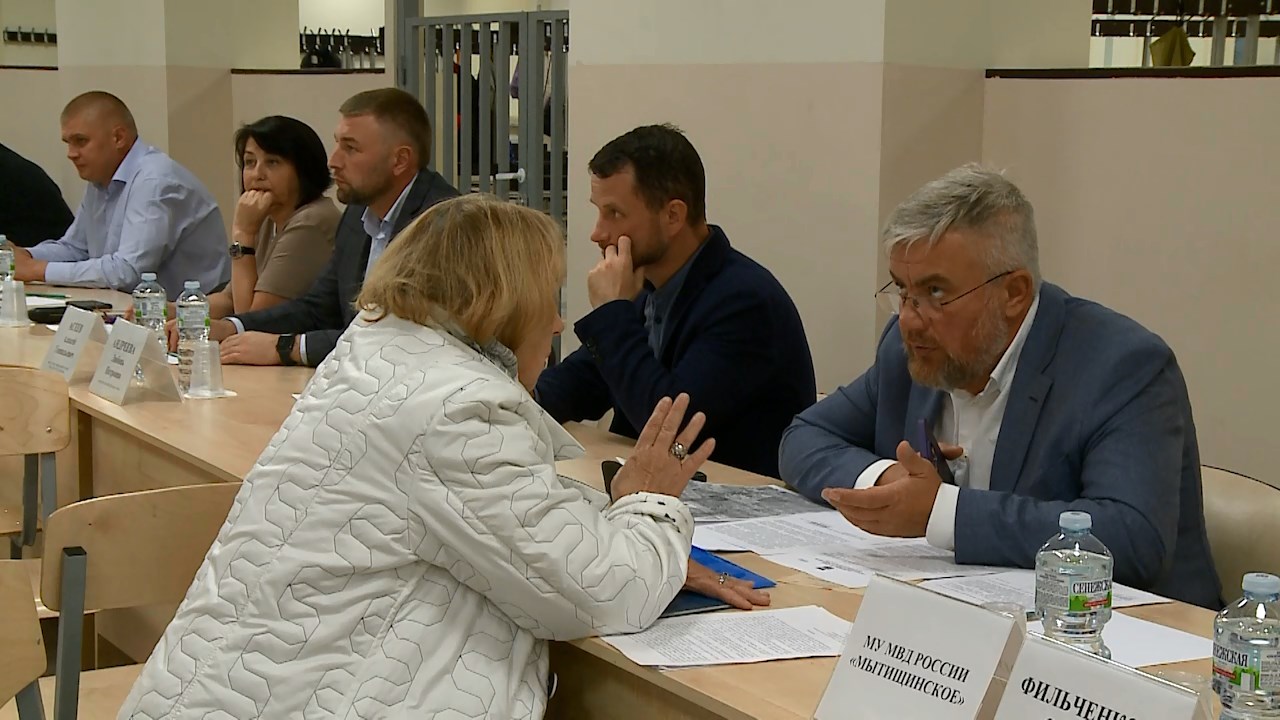 Более 60 вопросов рассмотрели на «выездной администрации» в ЖК «Мытищи Lite»