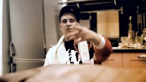 Триагрутрика, Витя АК - Чемодан лаве