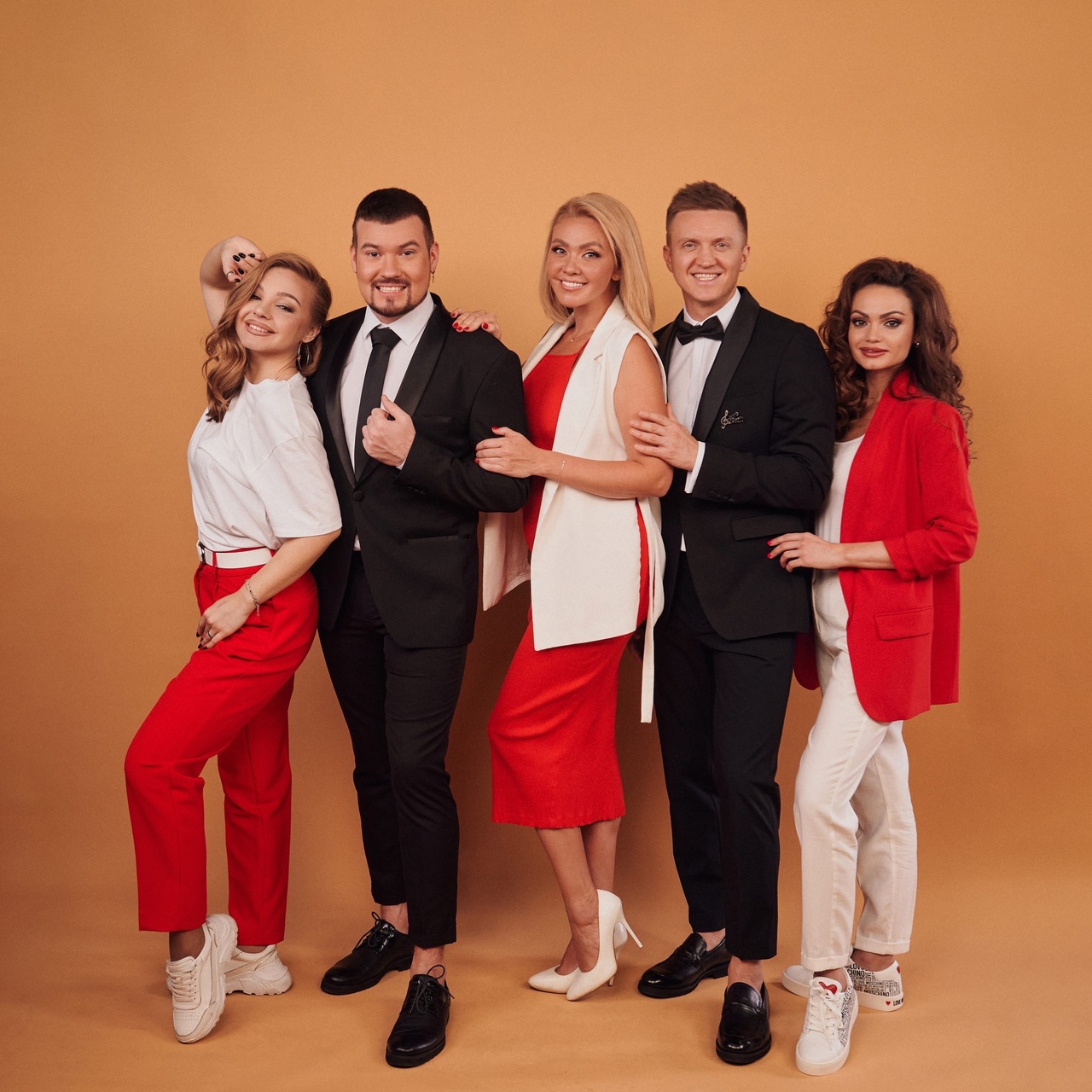 Arabesque, Michaela Rose и группа ОРИЗОНТ — Танцуем диско (official lyric video)