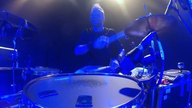 Noize MC "За Закрытой Дверью" Drum Cam смотреть онлайн