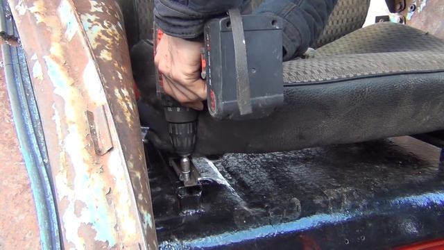 датчик топлива в бак и реверс под правую руку на Т- 40 смотреть онлайн